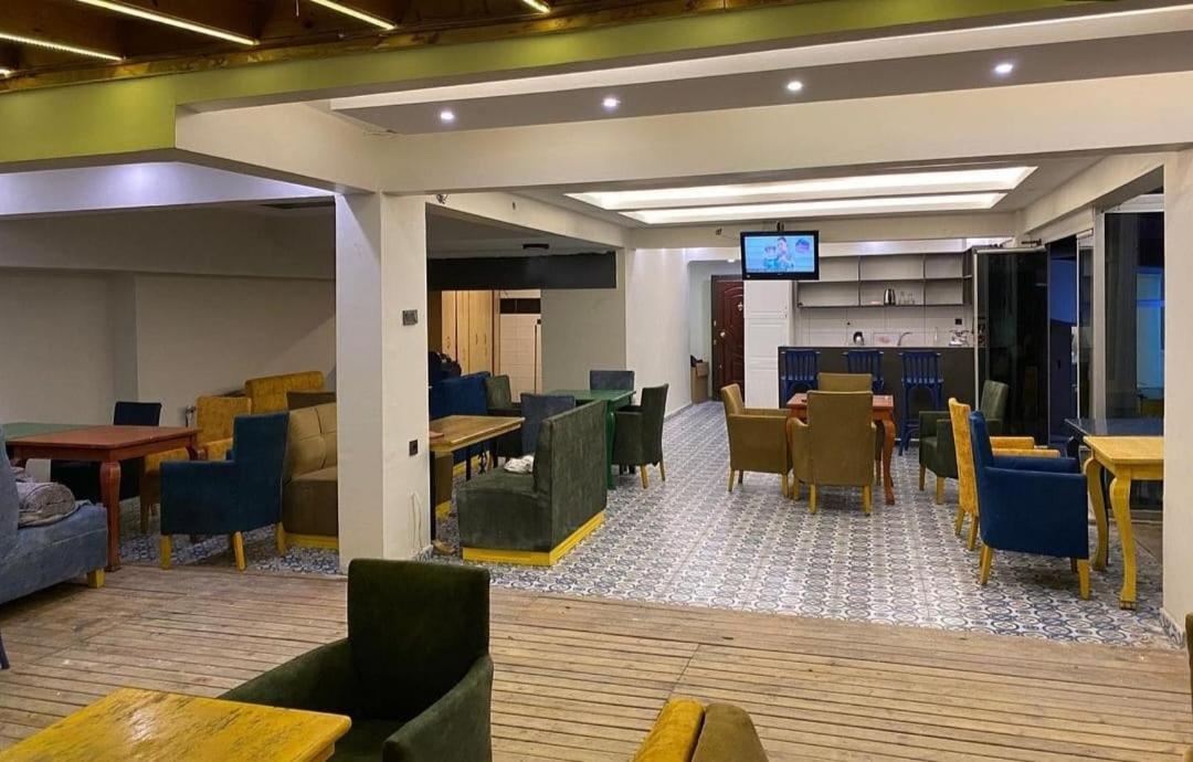 Pars Motel Едремит Екстериор снимка